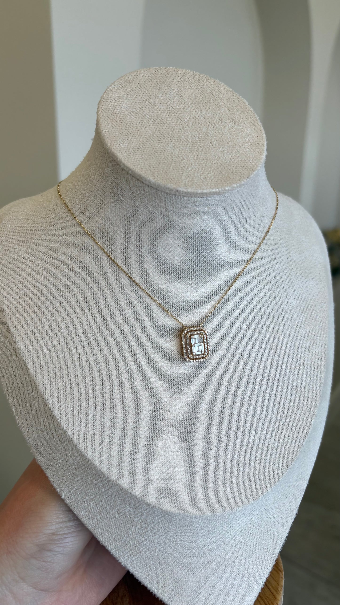 Diamond choker